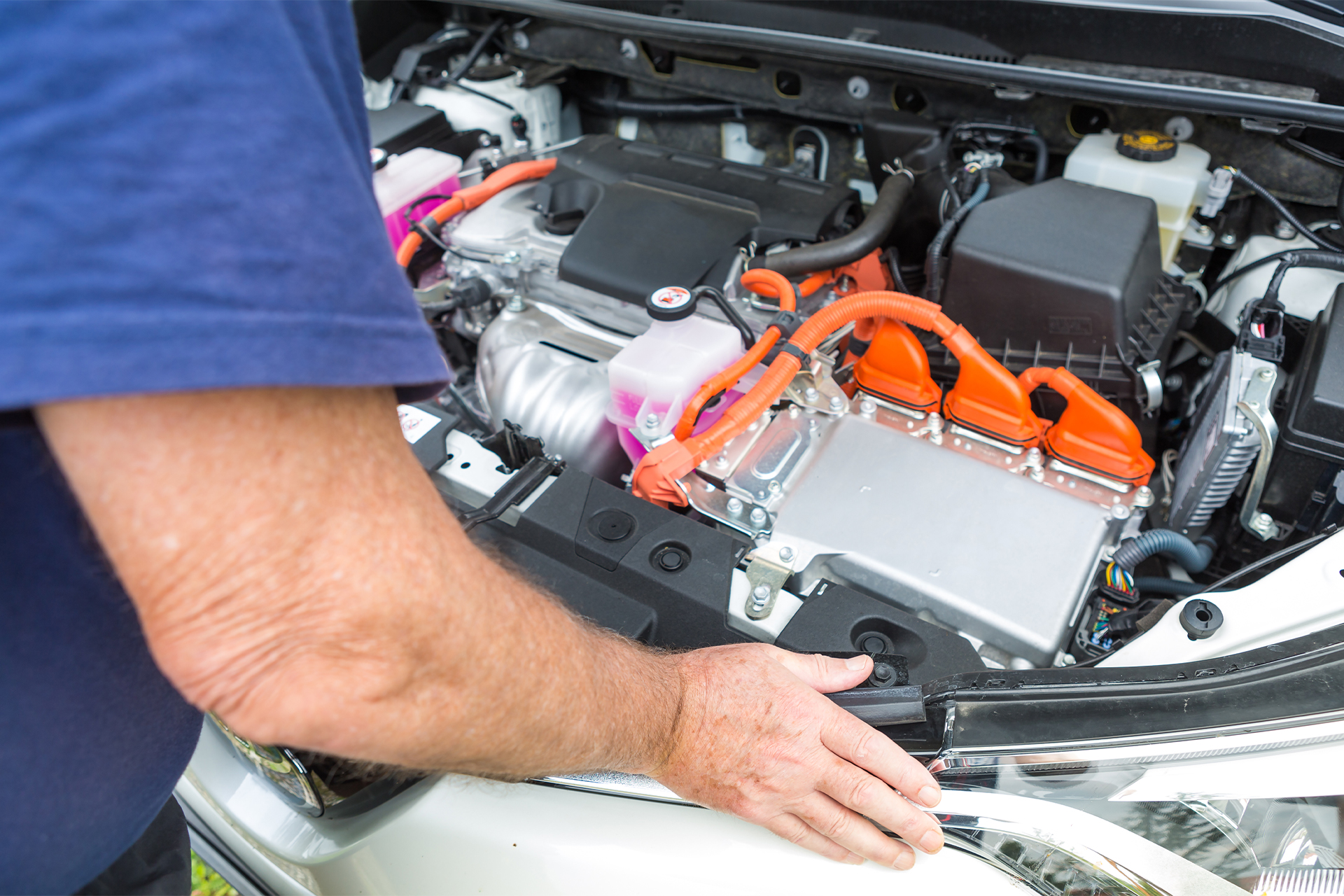 hybrid-battery-fan-cleaning-service